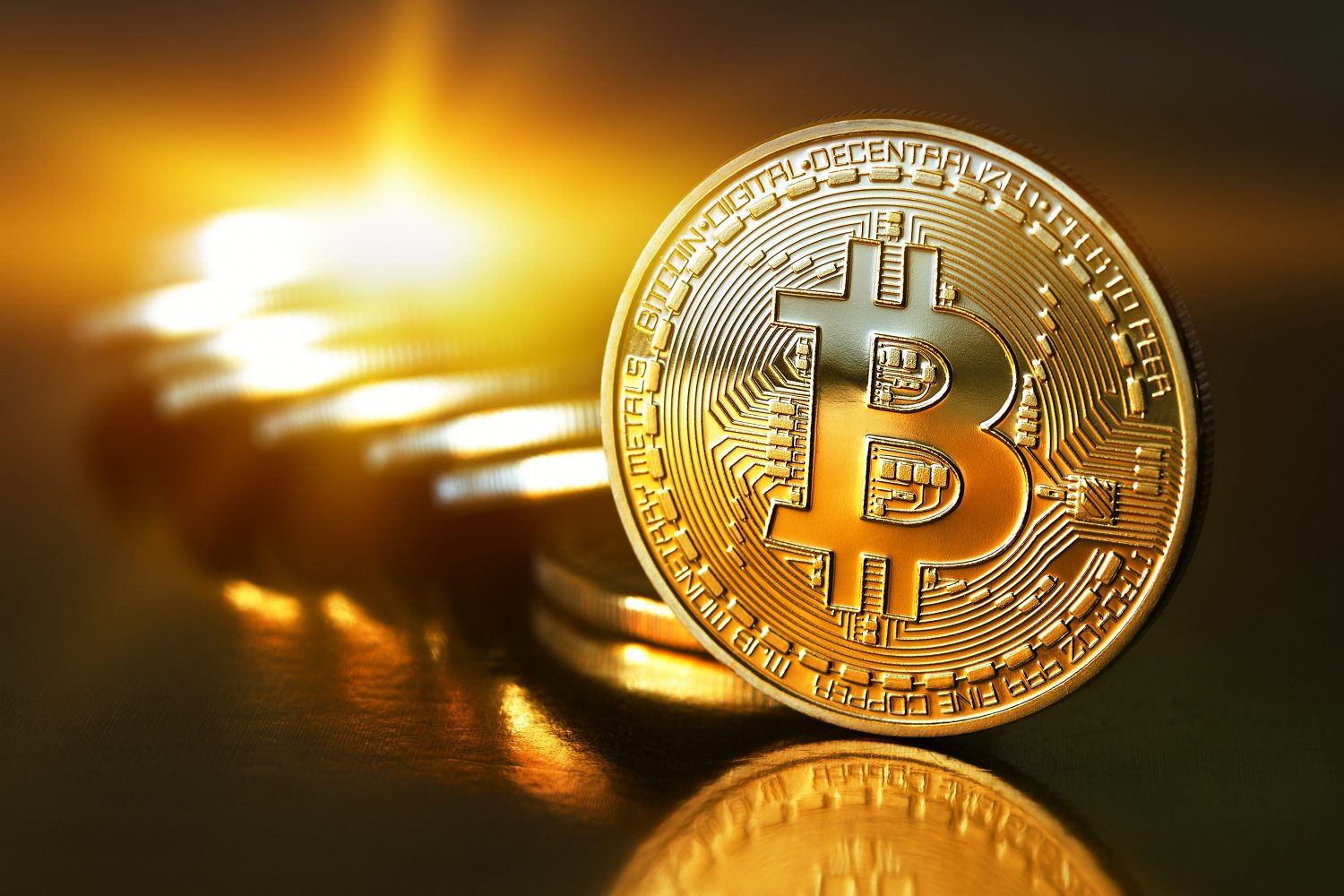 [Bitcoin] Đồng tiền ảo có giá trị nhất thế giới đã chạm mức kỷ lục hơn 1.600 USD